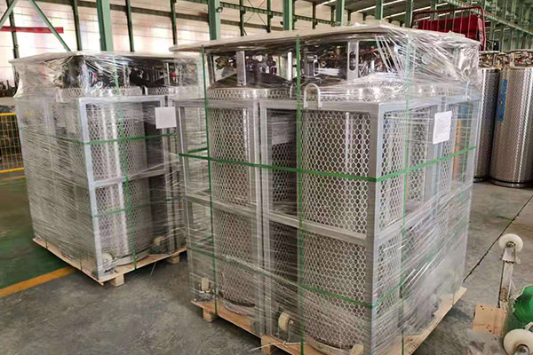LNG cylinder package