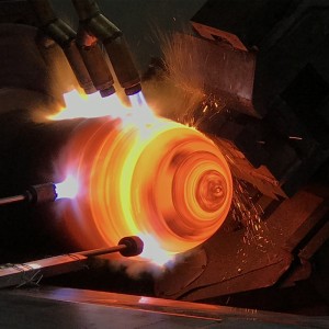 China Gold Supplier for China High Pressure CNG/ Fire Fluid Extinguisher Cylinder Bottom End Hot Heat Spinning Forming Machine